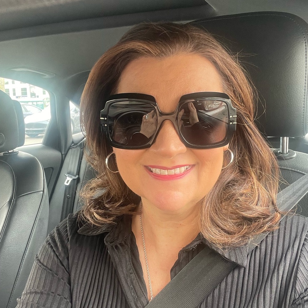 Meet your Posher, Julie